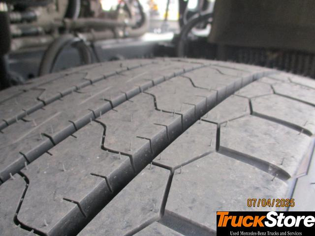 Tractor unit Mercedes-Benz Actros 1845 LS: picture 6