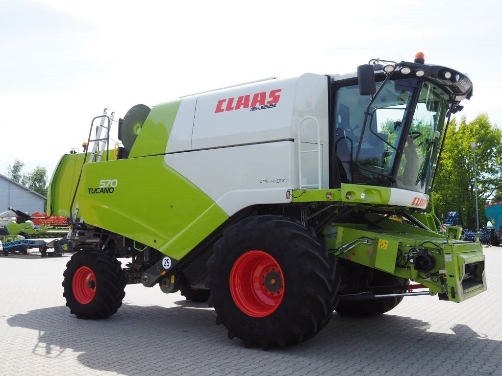 Claas Tucano 570 + V770 - Combine harvester: picture 4 Claas Tucano 570 + V770 - Combine harvester: picture 4