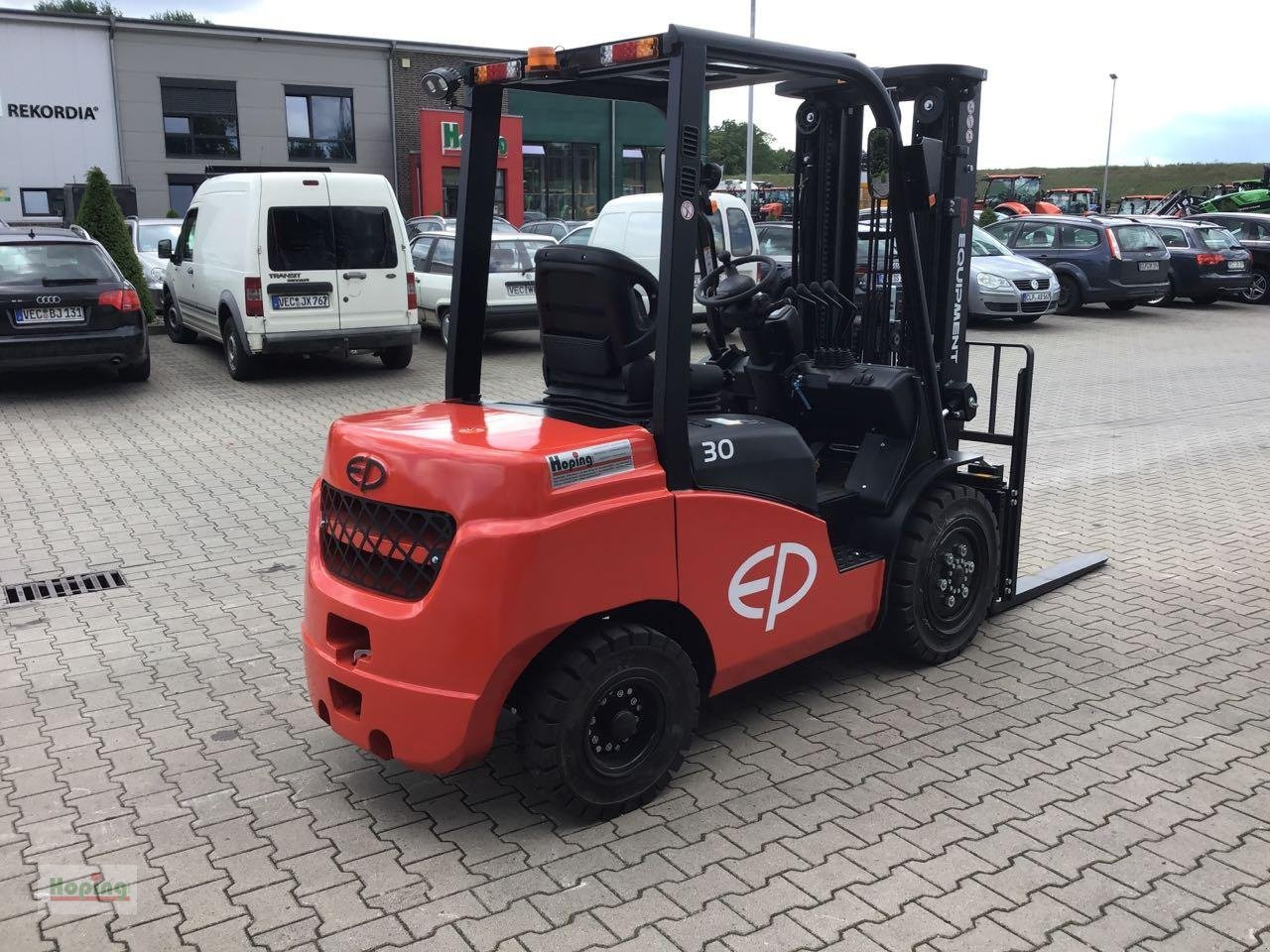 EP Equipment CPCD30T8 - Diesel forklift: picture 4 EP Equipment CPCD30T8 - Diesel forklift: picture 4