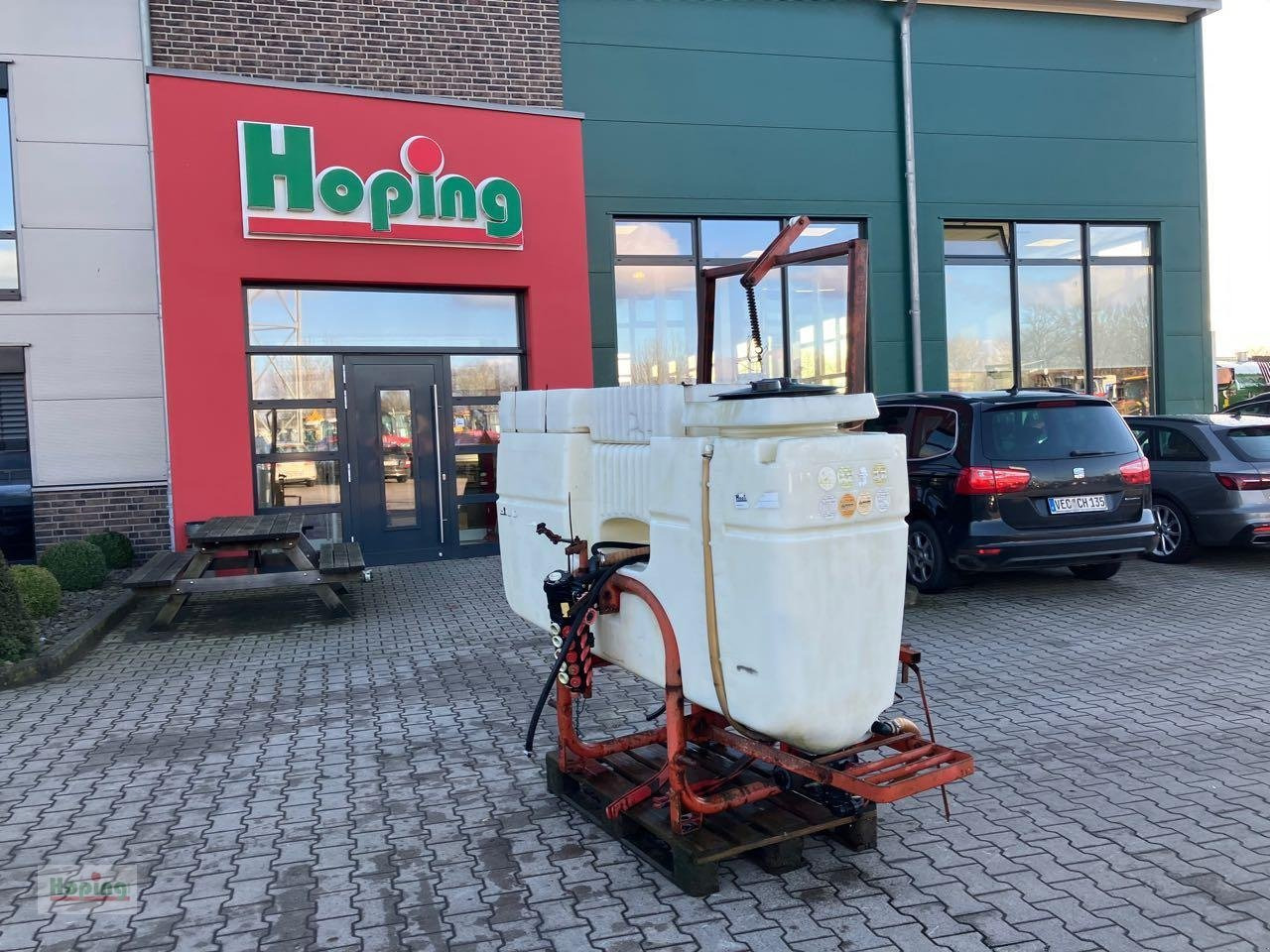 Holder IS 800L - Tractor mounted sprayer: picture 1 Holder IS 800L - Tractor mounted sprayer: picture 1