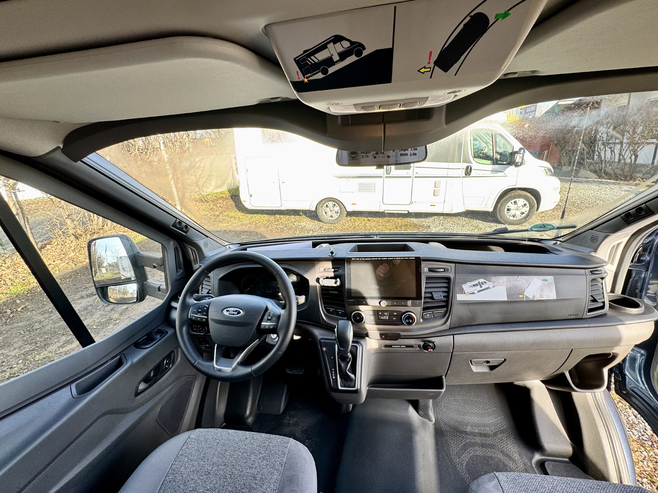 Semi-integrated motorhome CARADO T447 pro+ , AC DOMETIC , camera, awning, radio, ALU, LPG, spare tire: picture 15