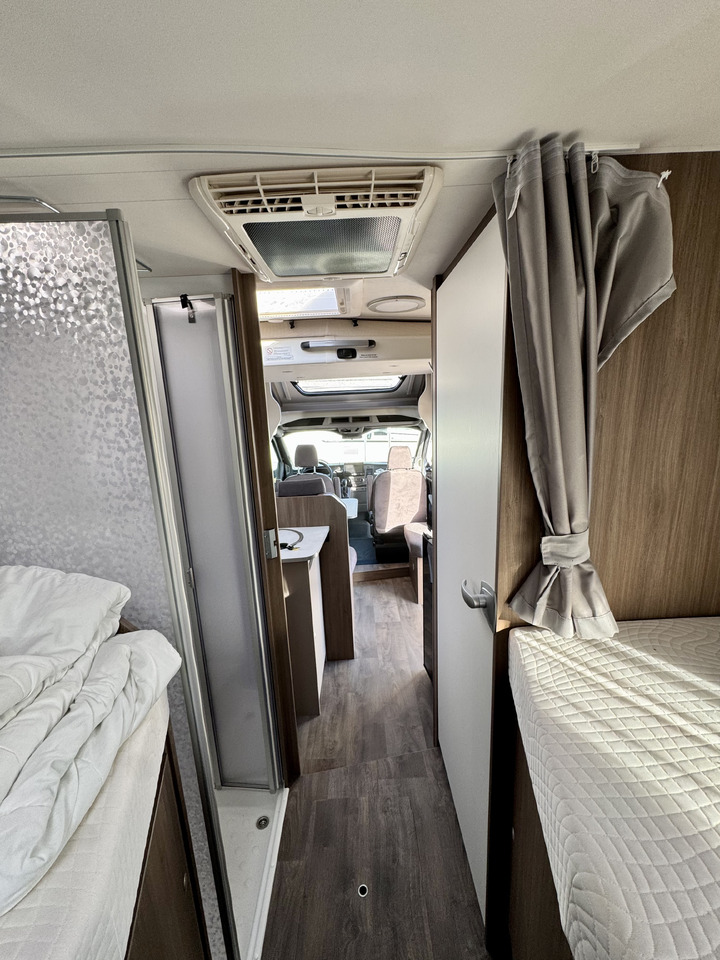 Semi-integrated motorhome CARADO T447 pro+ , AC DOMETIC , camera, awning, radio, ALU, LPG, spare tire: picture 25