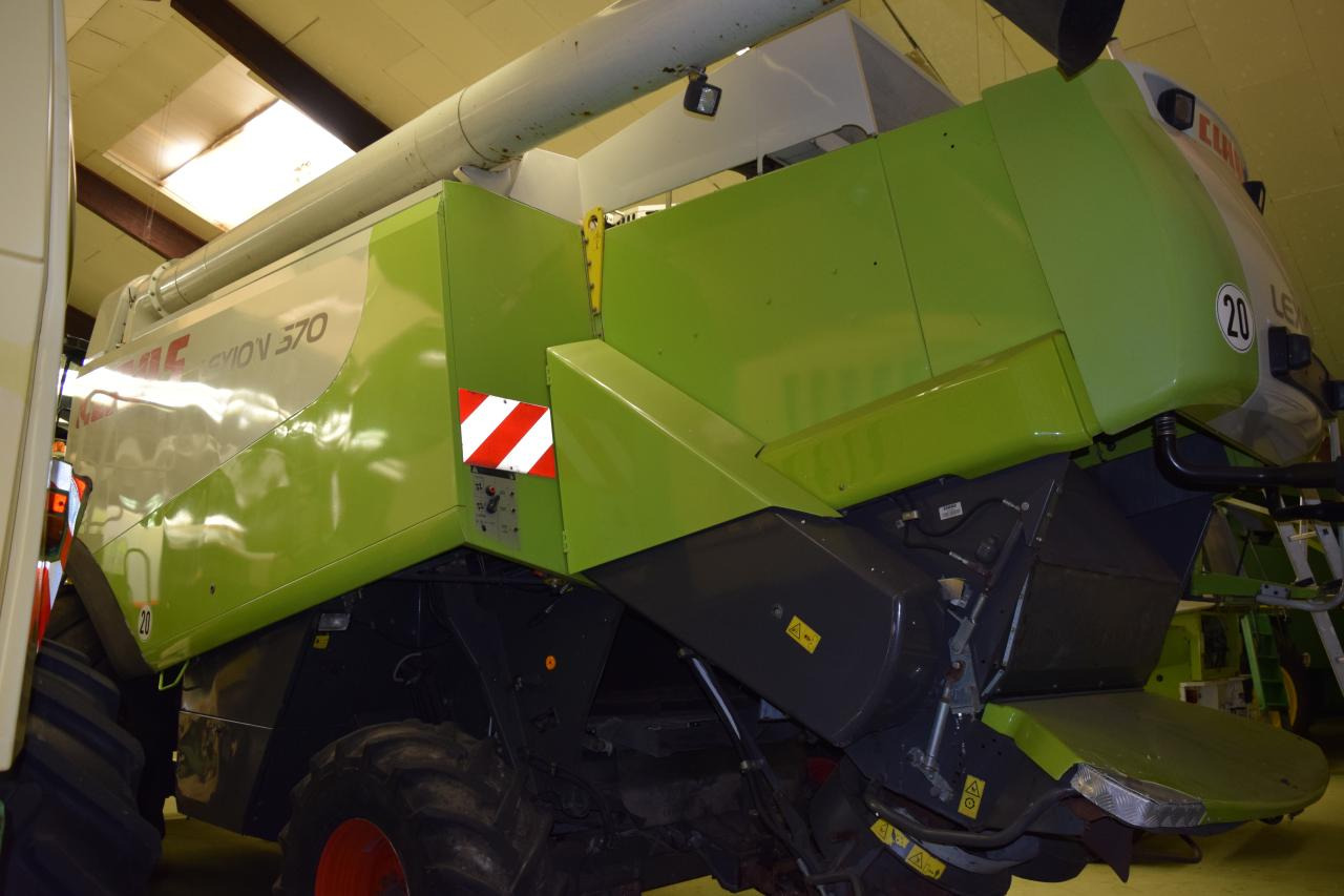 CLAAS Lexion 570 *3-D* *4x4* - Combine harvester: picture 3 CLAAS Lexion 570 *3-D* *4x4* - Combine harvester: picture 3