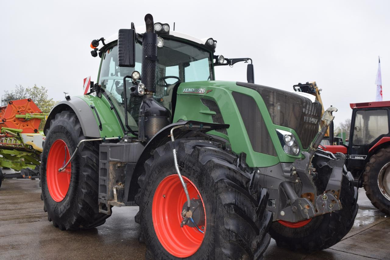 Fendt 826 Vario ProfiPlus - Farm tractor: picture 4 Fendt 826 Vario ProfiPlus - Farm tractor: picture 4