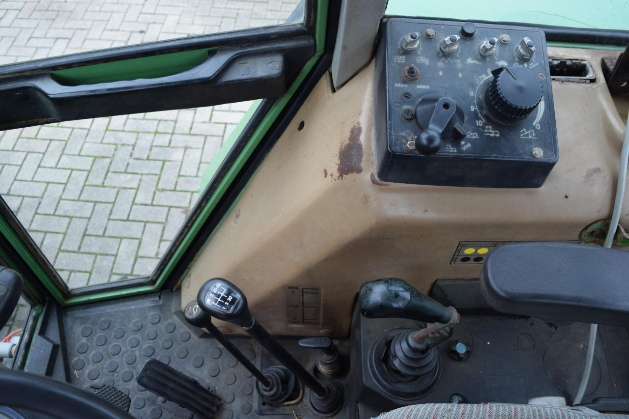Farm tractor Fendt Farmer 311 LSA: picture 11