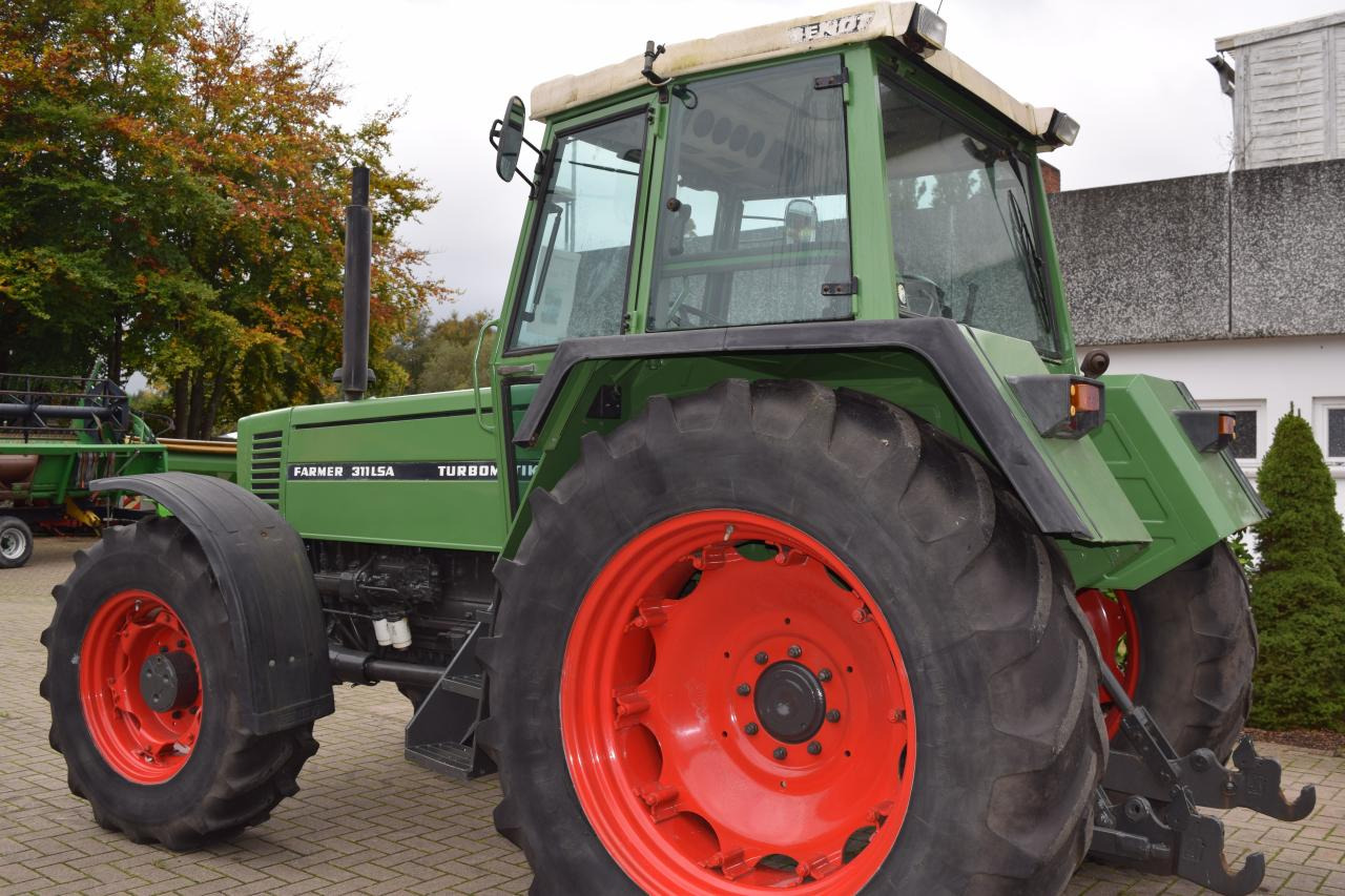 Fendt Farmer 311 LSA - Farm tractor: picture 5 Fendt Farmer 311 LSA - Farm tractor: picture 5