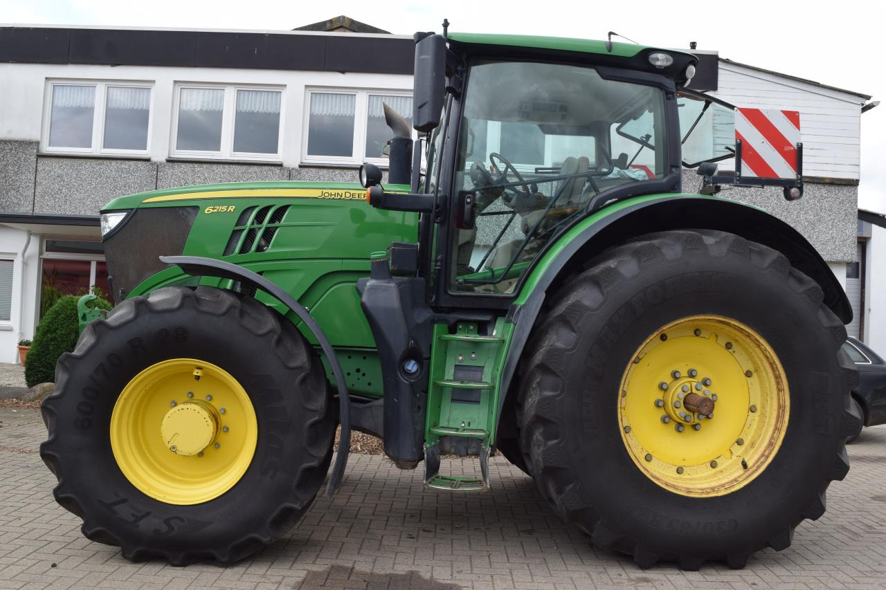 John Deere 6215 R - Farm tractor: picture 2 John Deere 6215 R - Farm tractor: picture 2