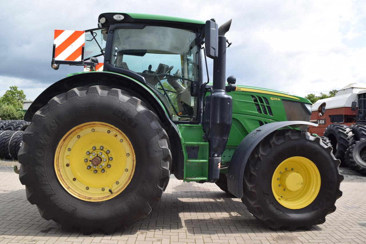 John Deere 6215 R - Farm tractor: picture 1 John Deere 6215 R - Farm tractor: picture 1