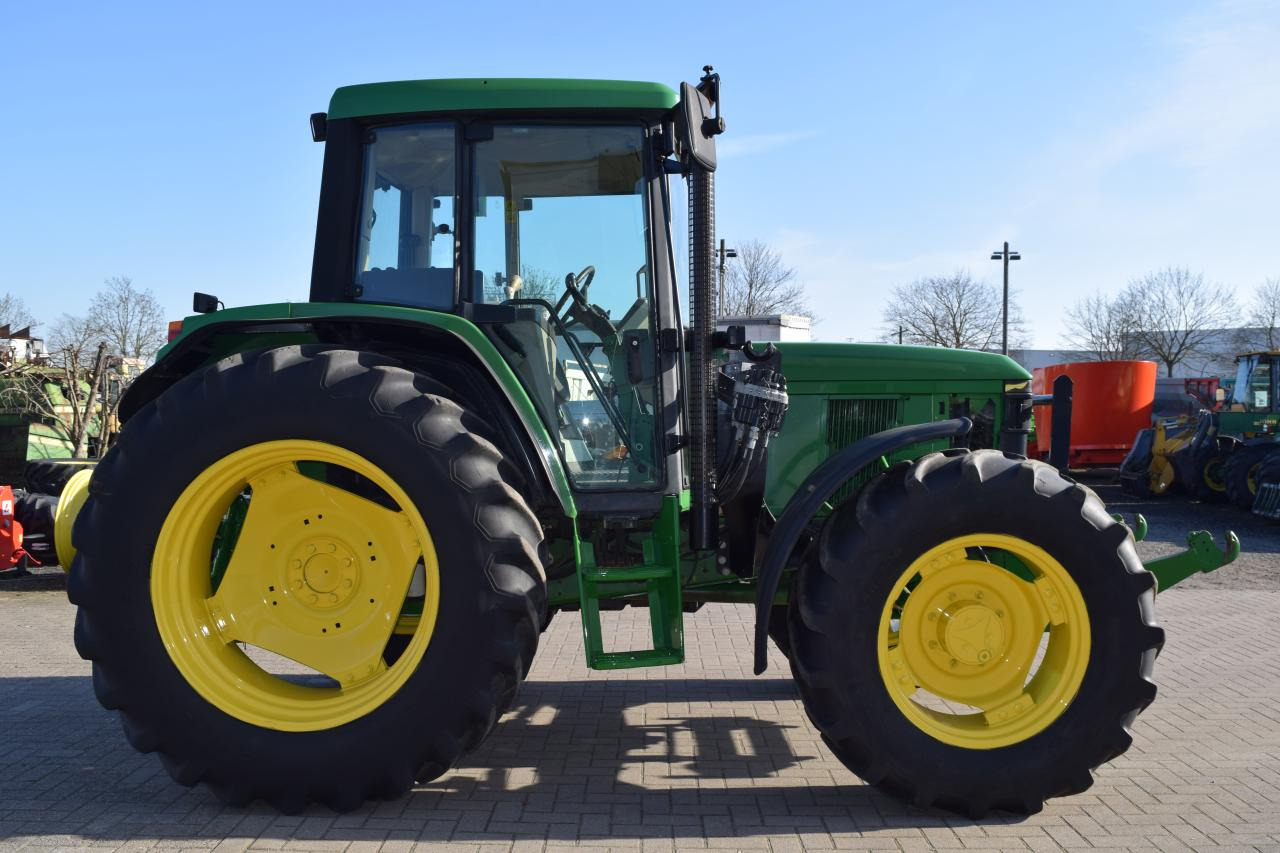 John Deere 6410 - Farm tractor: picture 4 John Deere 6410 - Farm tractor: picture 4