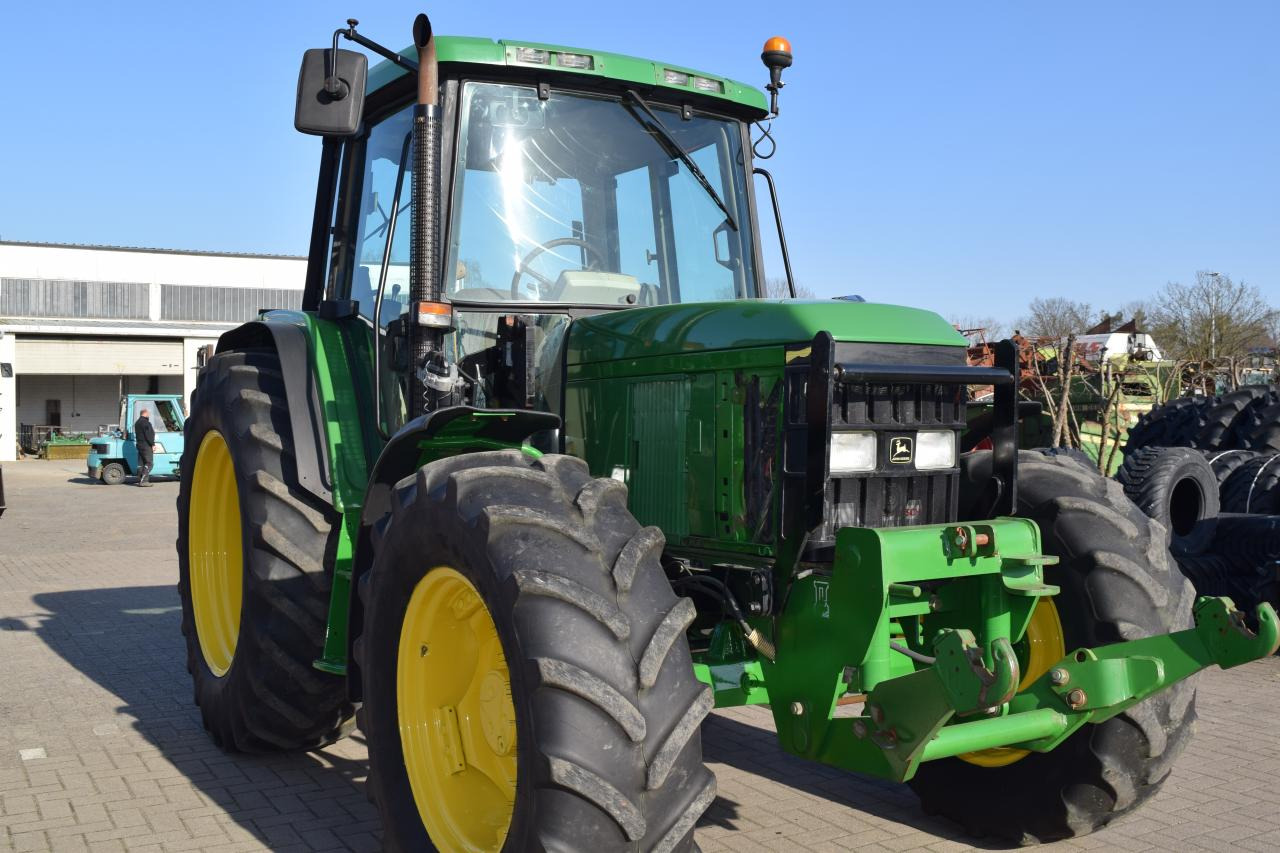 John Deere 6410 - Farm tractor: picture 2 John Deere 6410 - Farm tractor: picture 2