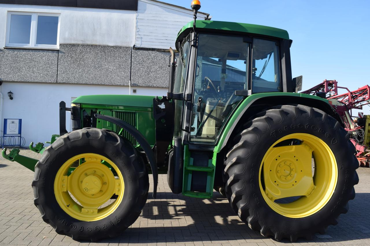John Deere 6410 - Farm tractor: picture 3 John Deere 6410 - Farm tractor: picture 3