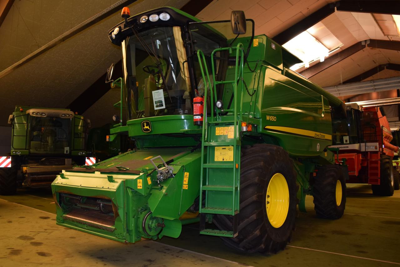 John Deere W 650 - Combine harvester: picture 3 John Deere W 650 - Combine harvester: picture 3