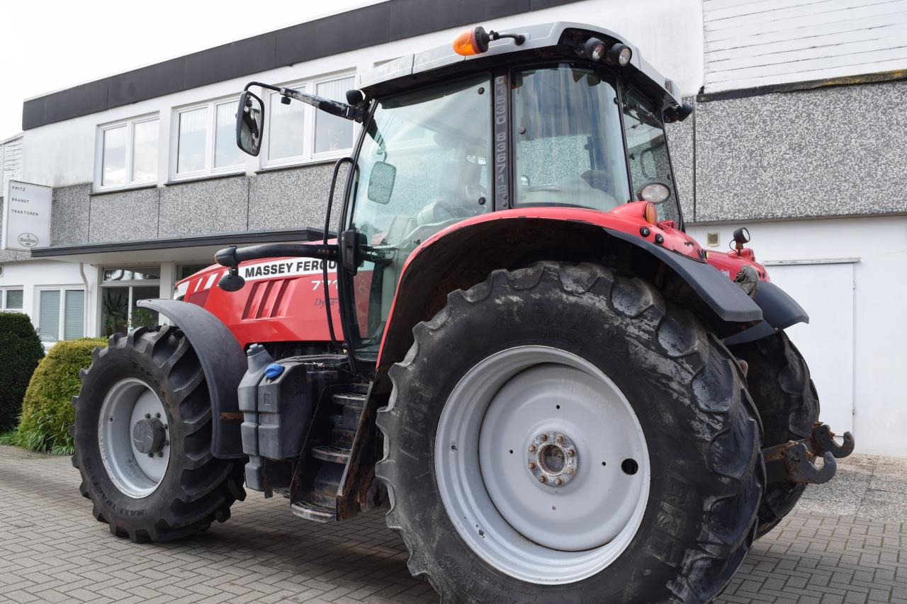 Massey Ferguson 7715 Dyna 6 - Farm tractor: picture 4 Massey Ferguson 7715 Dyna 6 - Farm tractor: picture 4