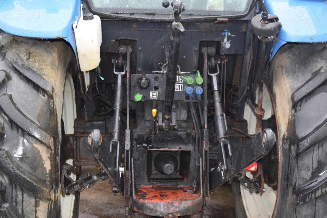 New Holland TD 5040 - Farm tractor: picture 5 New Holland TD 5040 - Farm tractor: picture 5