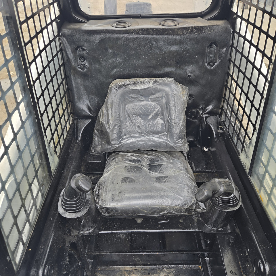 Skid steer loader BOBCAT S160: picture 6