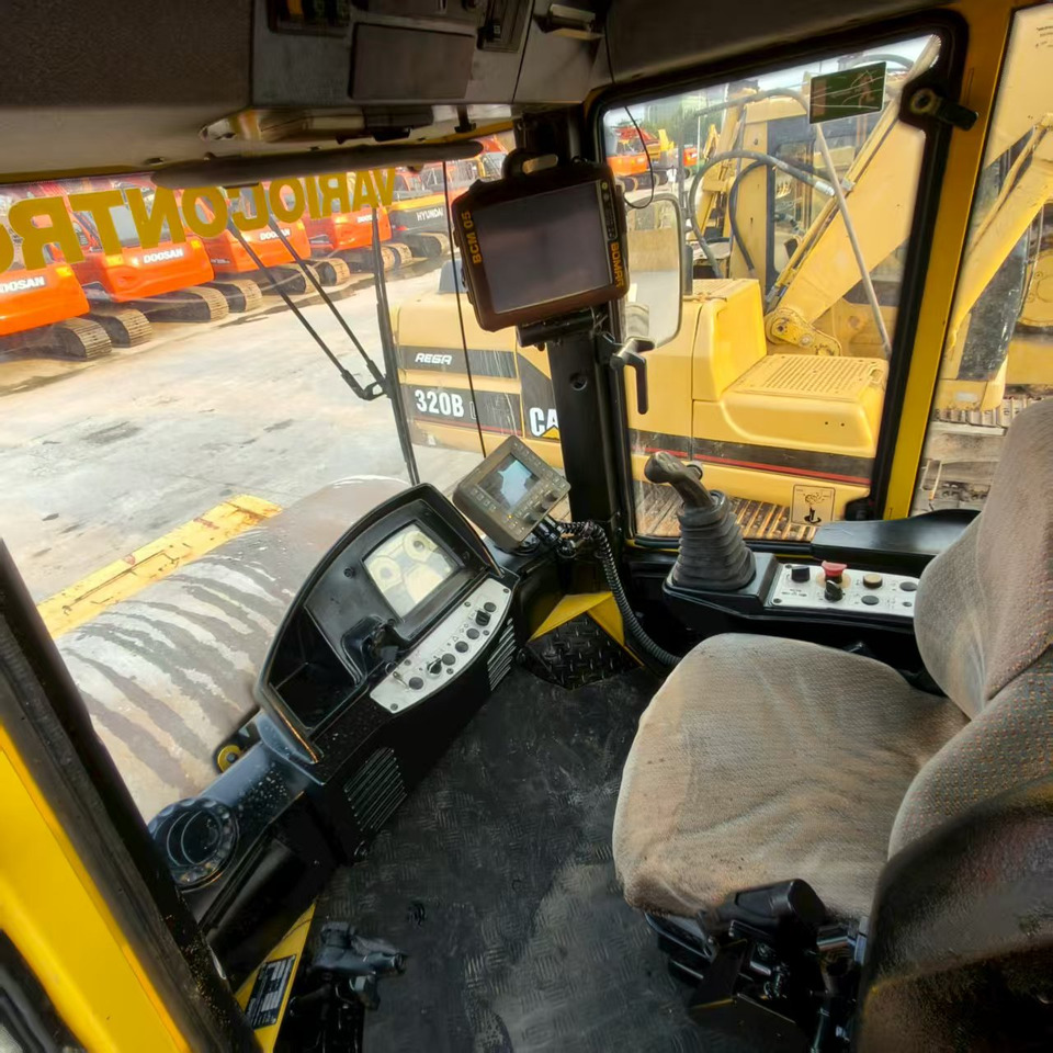 Road roller BOMAG BW226DH: picture 10