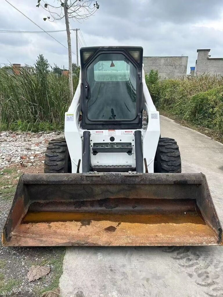Bobcat S300 - Skid steer loader: picture 1 Bobcat S300 - Skid steer loader: picture 1