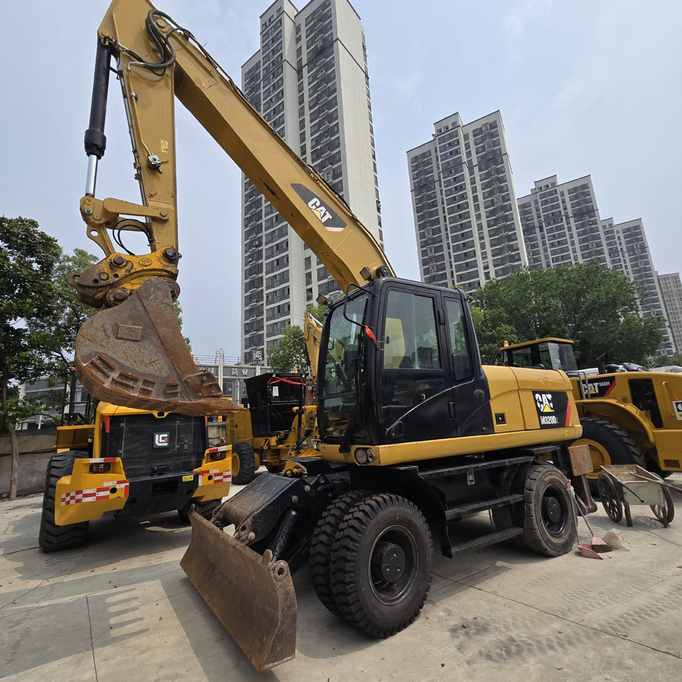 CAT M320D2 - Wheel excavator: picture 1 CAT M320D2 - Wheel excavator: picture 1