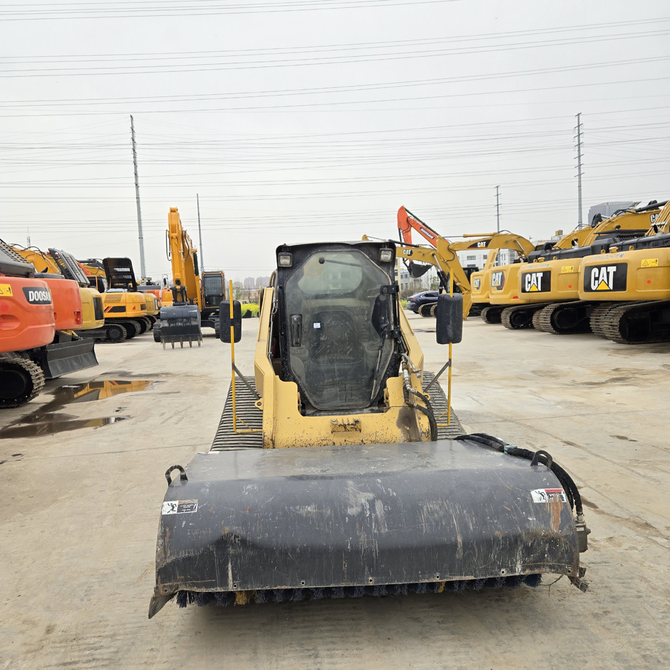 CATERPILLAR 277C - Skid steer loader: picture 3 CATERPILLAR 277C - Skid steer loader: picture 3