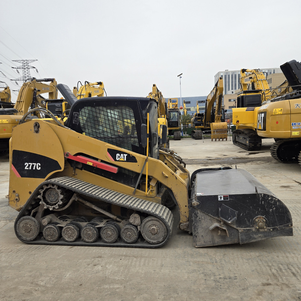 CATERPILLAR 277C - Skid steer loader: picture 1 CATERPILLAR 277C - Skid steer loader: picture 1