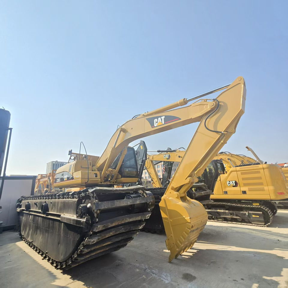 CATERPILLAR 320C - Amphibious excavator: picture 3 CATERPILLAR 320C - Amphibious excavator: picture 3