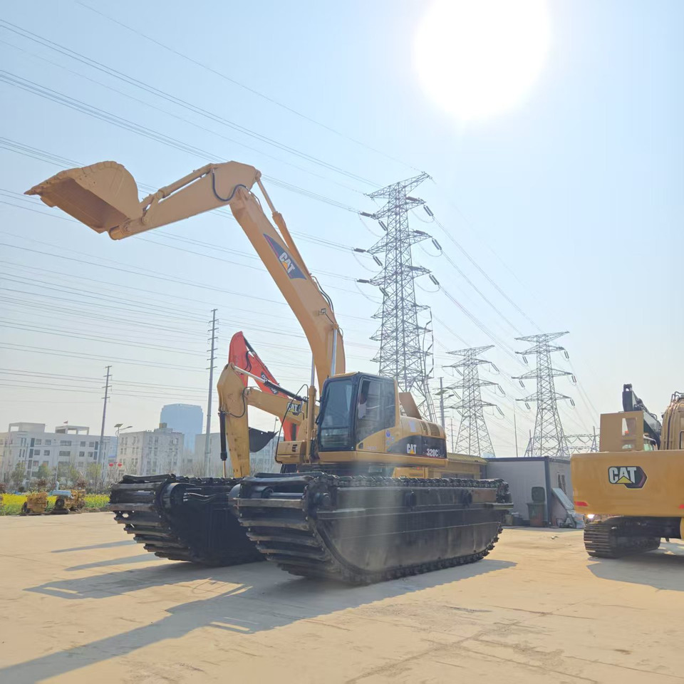 CATERPILLAR 320DL - Amphibious excavator: picture 1 CATERPILLAR 320DL - Amphibious excavator: picture 1