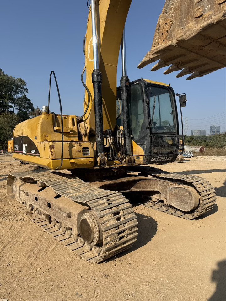 CATERPILLAR 325CL - Excavator: picture 2 CATERPILLAR 325CL - Excavator: picture 2