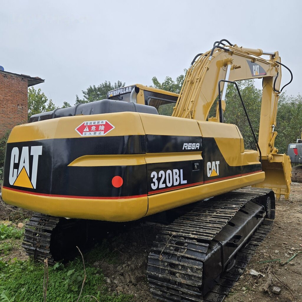 Crawler excavator Caterpillar 320BL: picture 8