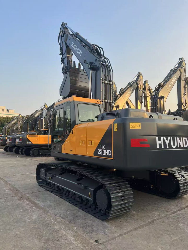 HYUNDAI HX220HD - Crawler excavator: picture 1 HYUNDAI HX220HD - Crawler excavator: picture 1