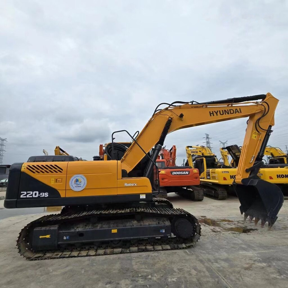 Hyundai R220LC-9s - Crawler excavator: picture 2 Hyundai R220LC-9s - Crawler excavator: picture 2