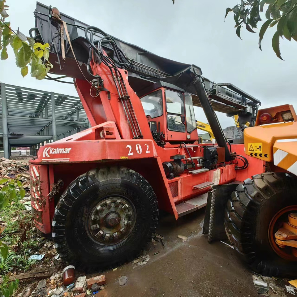 KALMAR DRF450-60S5 - Rough terrain forklift: picture 3 KALMAR DRF450-60S5 - Rough terrain forklift: picture 3