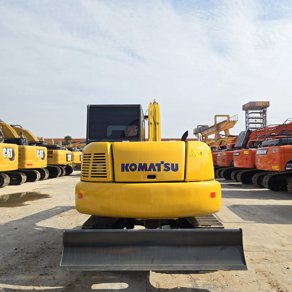 Mini excavator KOMATSU PC70-8: picture 6