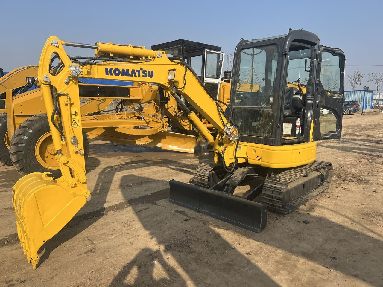 Komatsu PC30MR - Mini excavator: picture 4 Komatsu PC30MR - Mini excavator: picture 4