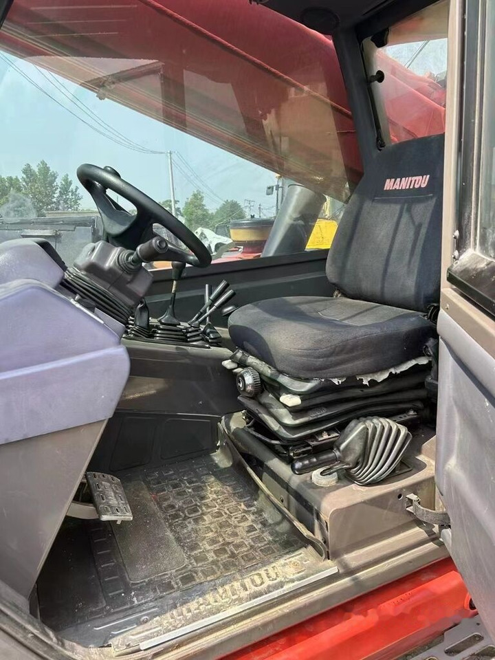 Manitou MT1740 - Telescopic handler: picture 5 Manitou MT1740 - Telescopic handler: picture 5
