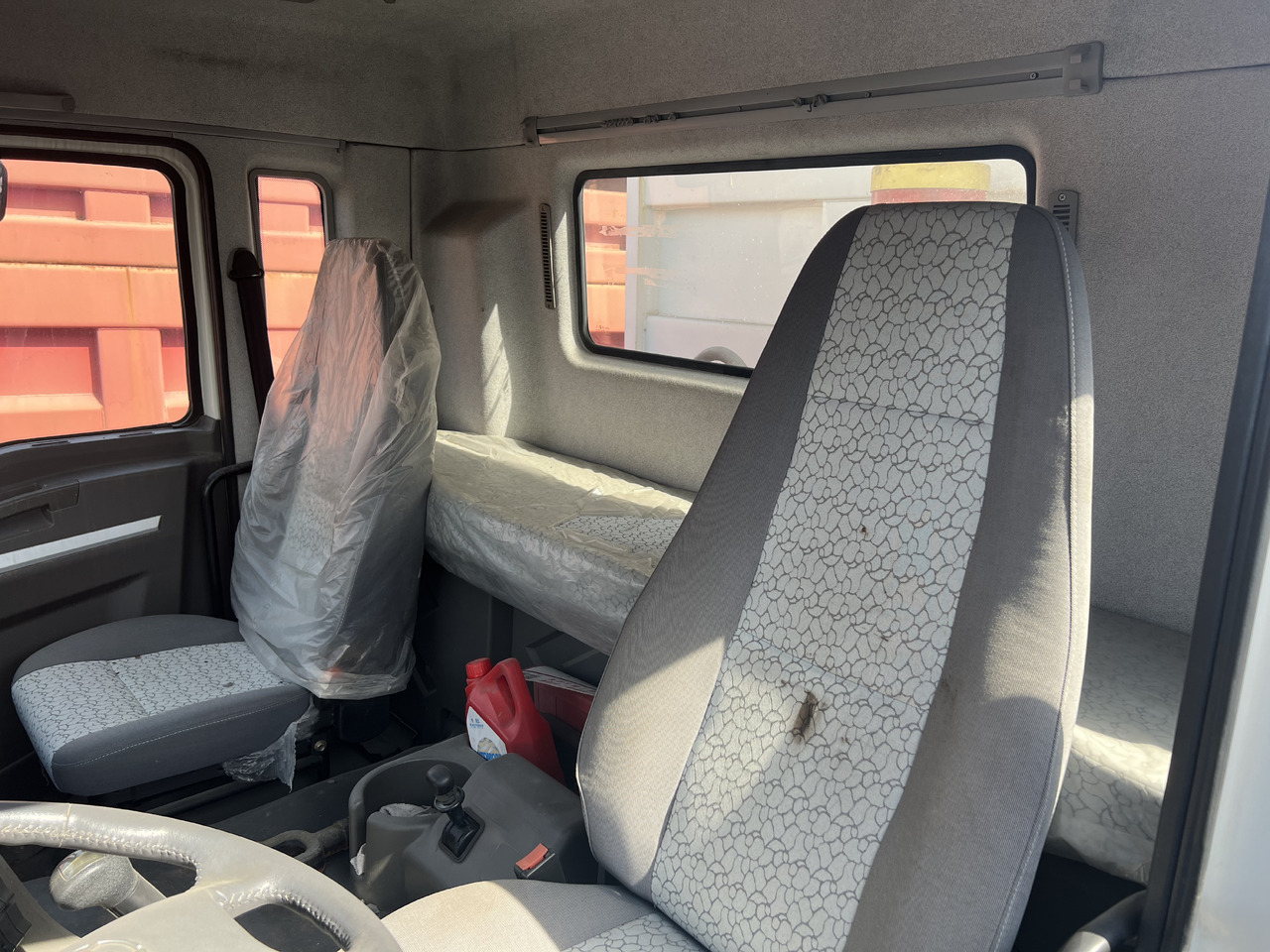 Tipper SHACMAN M3000: picture 6