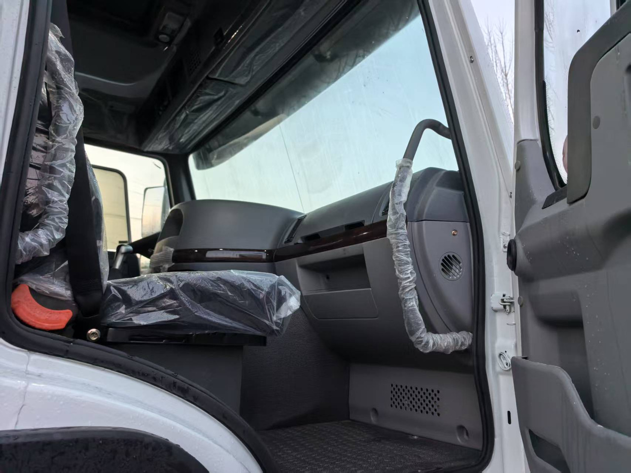 SINOTRUK Howo 6*4 - Tipper: picture 3 SINOTRUK Howo 6*4 - Tipper: picture 3