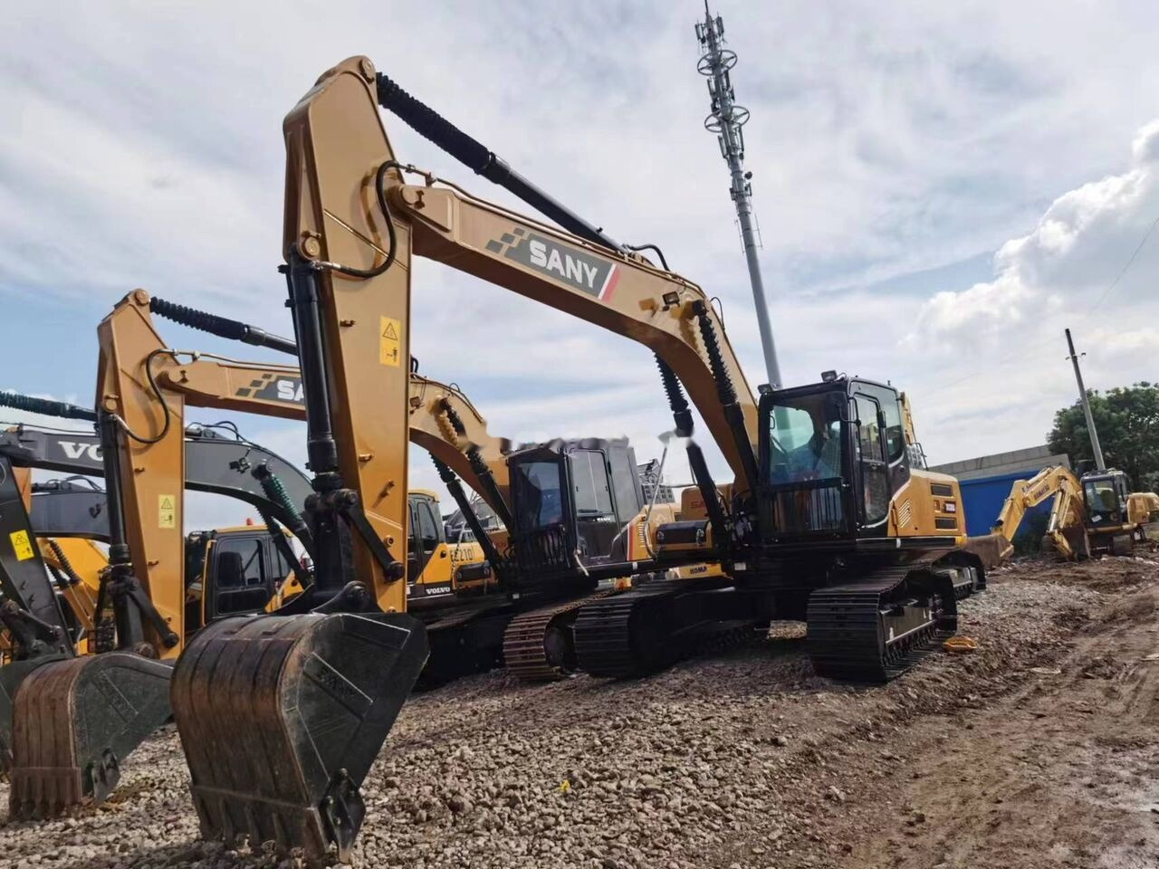 Sany SY235 - Crawler excavator: picture 4 Sany SY235 - Crawler excavator: picture 4