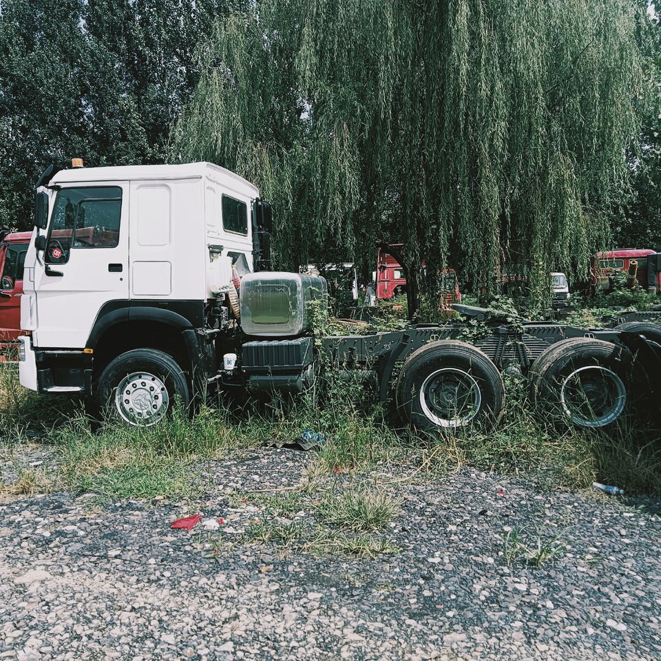 SINOTRUK HOWO - Tractor unit: picture 3 SINOTRUK HOWO - Tractor unit: picture 3