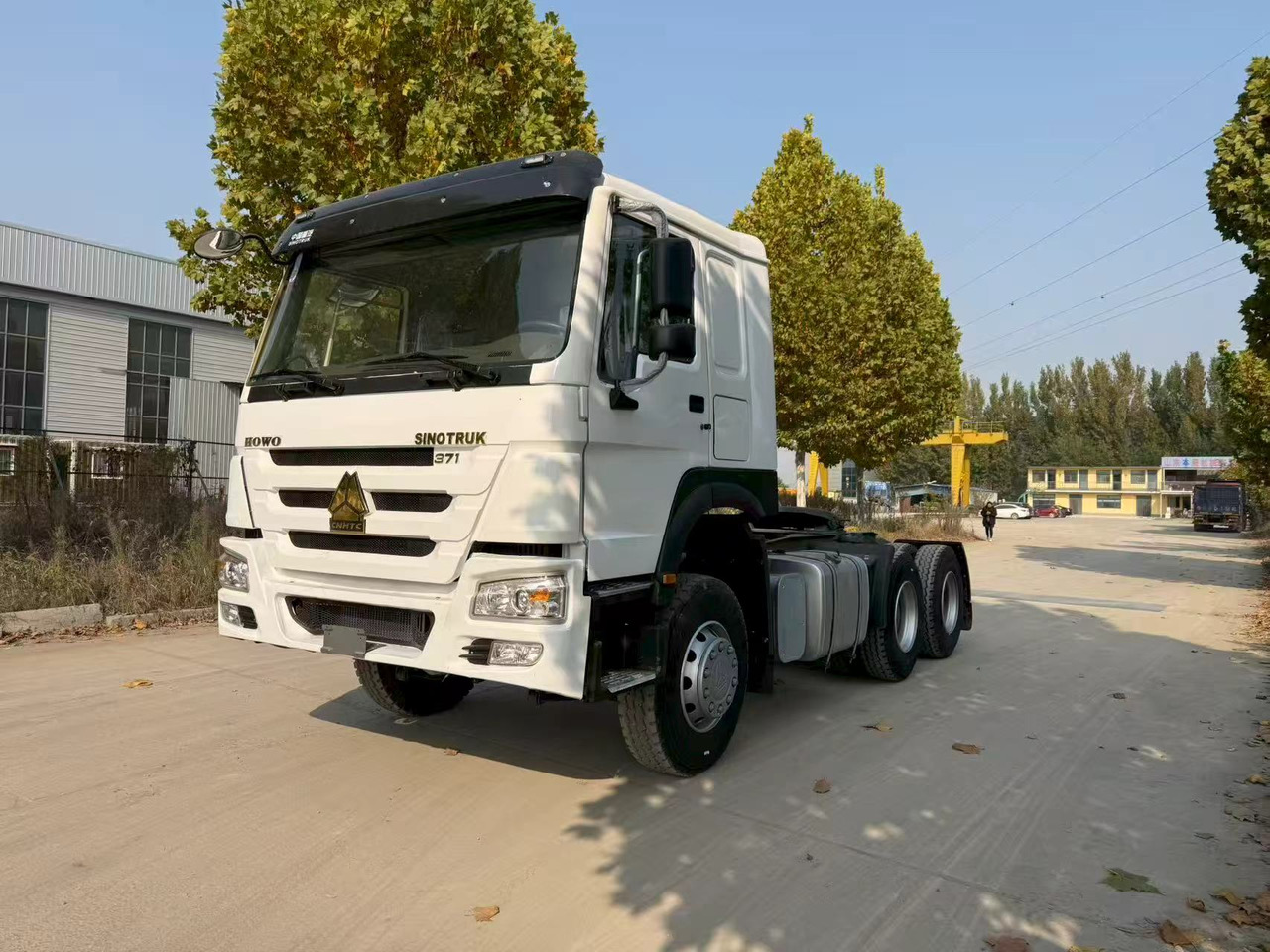 SINOTRUK HOWO tractor - Tractor unit: picture 3 SINOTRUK HOWO tractor - Tractor unit: picture 3