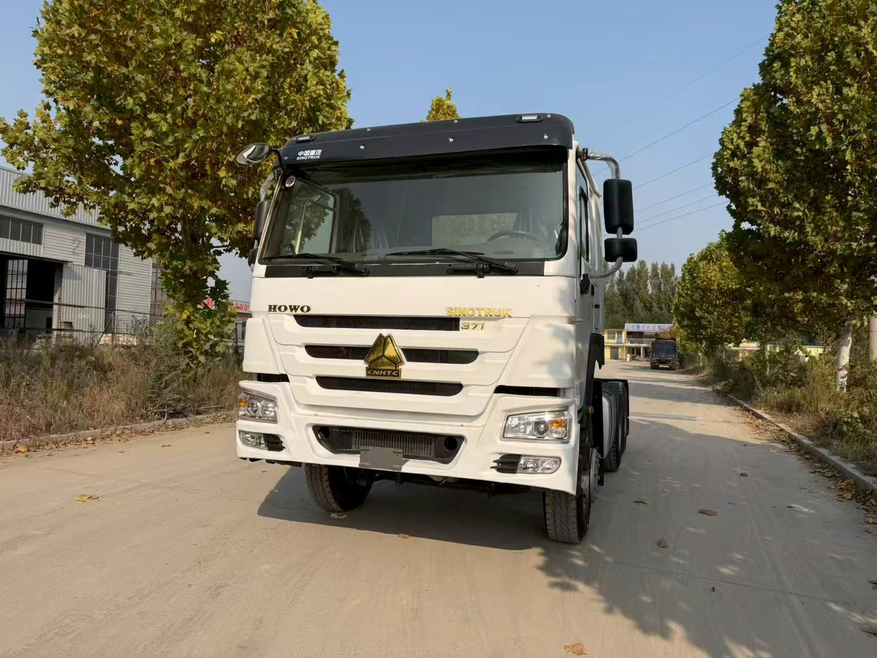SINOTRUK HOWO tractor - Tractor unit: picture 2 SINOTRUK HOWO tractor - Tractor unit: picture 2