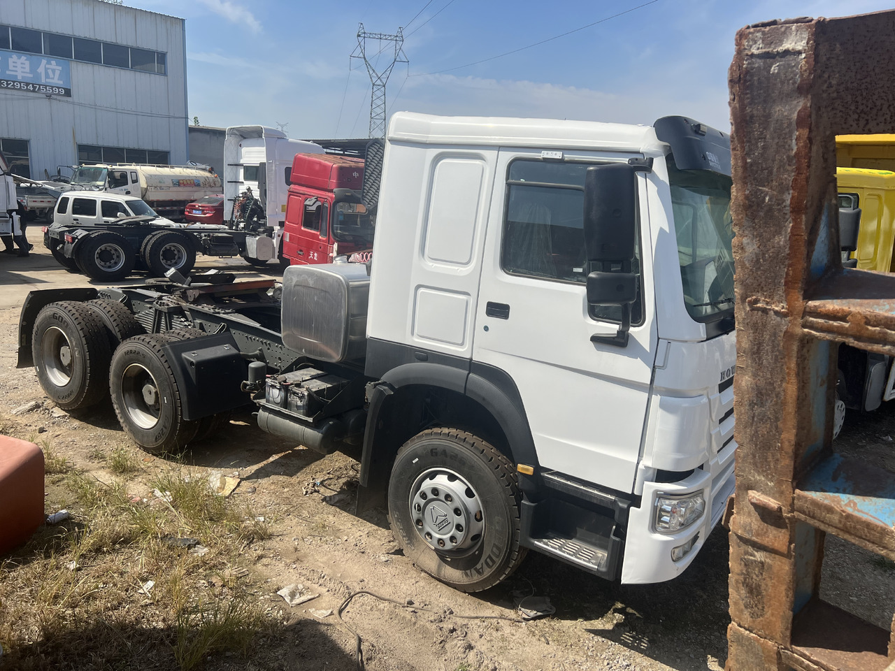 SINOTRUK HOWO trailer head - Tractor unit: picture 4 SINOTRUK HOWO trailer head - Tractor unit: picture 4