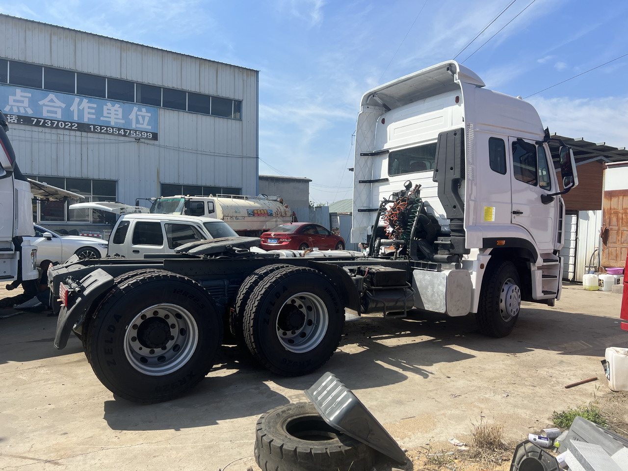 Tractor unit SINOTRUK HOWO trailer head: picture 6