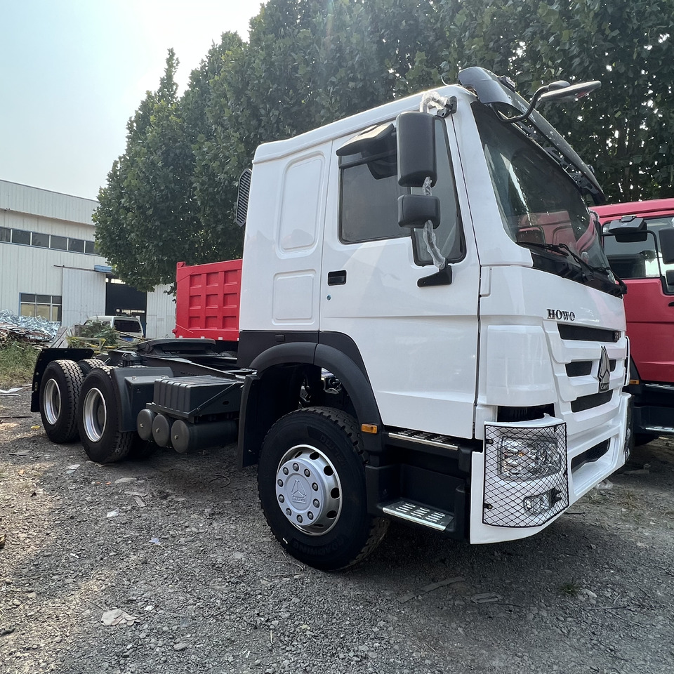 SINOTRUK HOWO tralier head - Tractor unit: picture 3 SINOTRUK HOWO tralier head - Tractor unit: picture 3