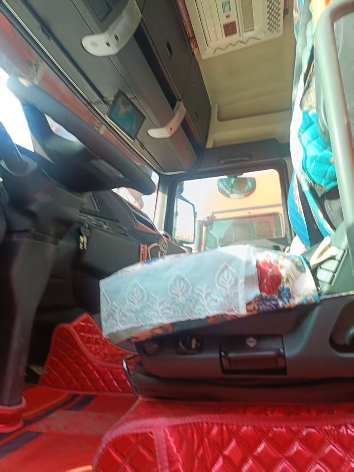 Tractor unit SITRAK tractor head: picture 6