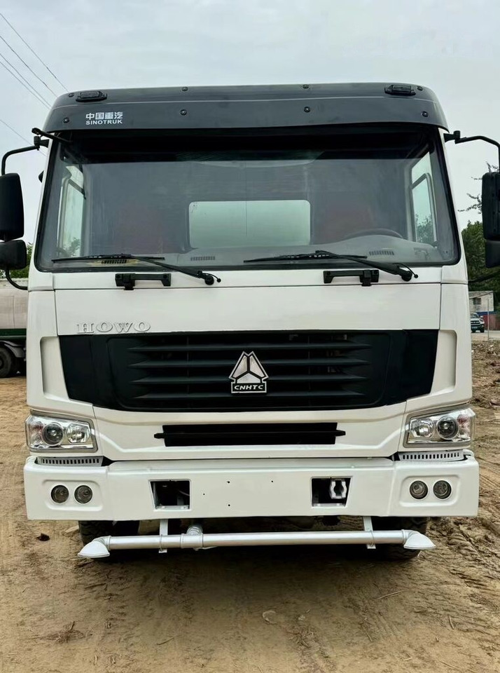 Sinotruk Howo 6*4 20cm³ - Utility/ Special vehicle: picture 4 Sinotruk Howo 6*4 20cm³ - Utility/ Special vehicle: picture 4