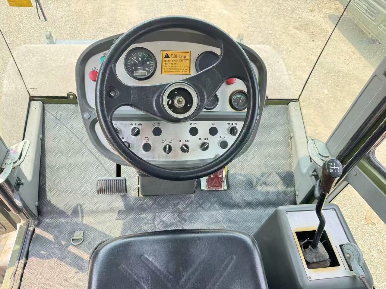 Road roller XCMG XS142J: picture 8 Road roller XCMG XS142J: picture 8