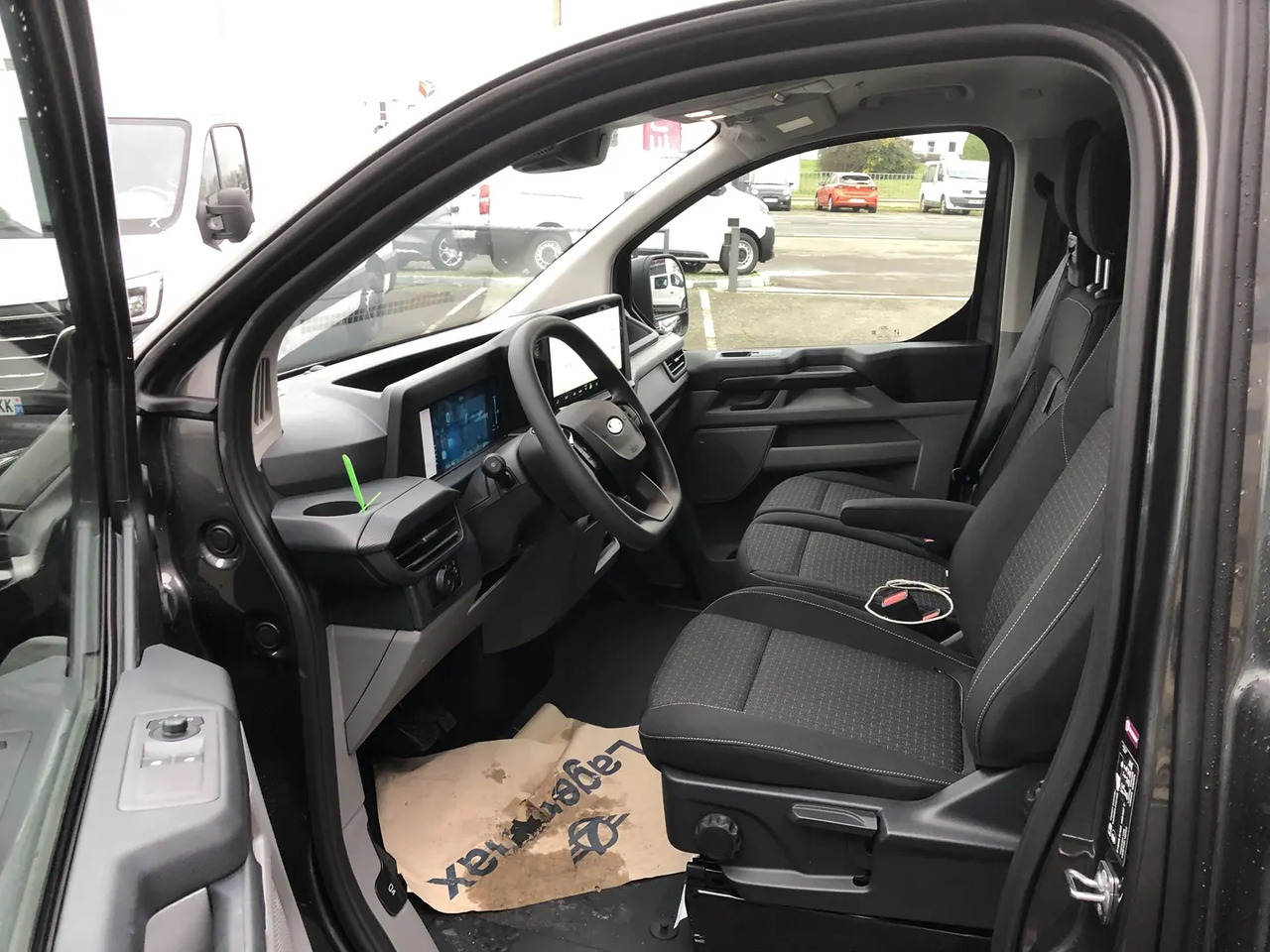 Ford Transit Custom 320 L2H1 2.0 ECOBLUE 170CH TREND BVA8 - Panel van: picture 4 Ford Transit Custom 320 L2H1 2.0 ECOBLUE 170CH TREND BVA8 - Panel van: picture 4