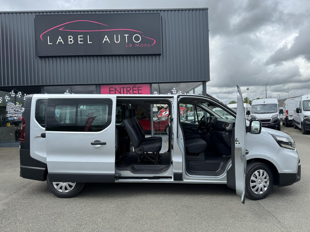 NISSAN Primastar N-Connecta 3.0t L2H1 2.0 dCi - 150 - BV DCT - S/S II 2021 COMBI Combi L2H1 PHASE 2 - Passenger van: picture 4 NISSAN Primastar N-Connecta 3.0t L2H1 2.0 dCi - 150 - BV DCT - S/S II 2021 COMBI Combi L2H1 PHASE 2 - Passenger van: picture 4