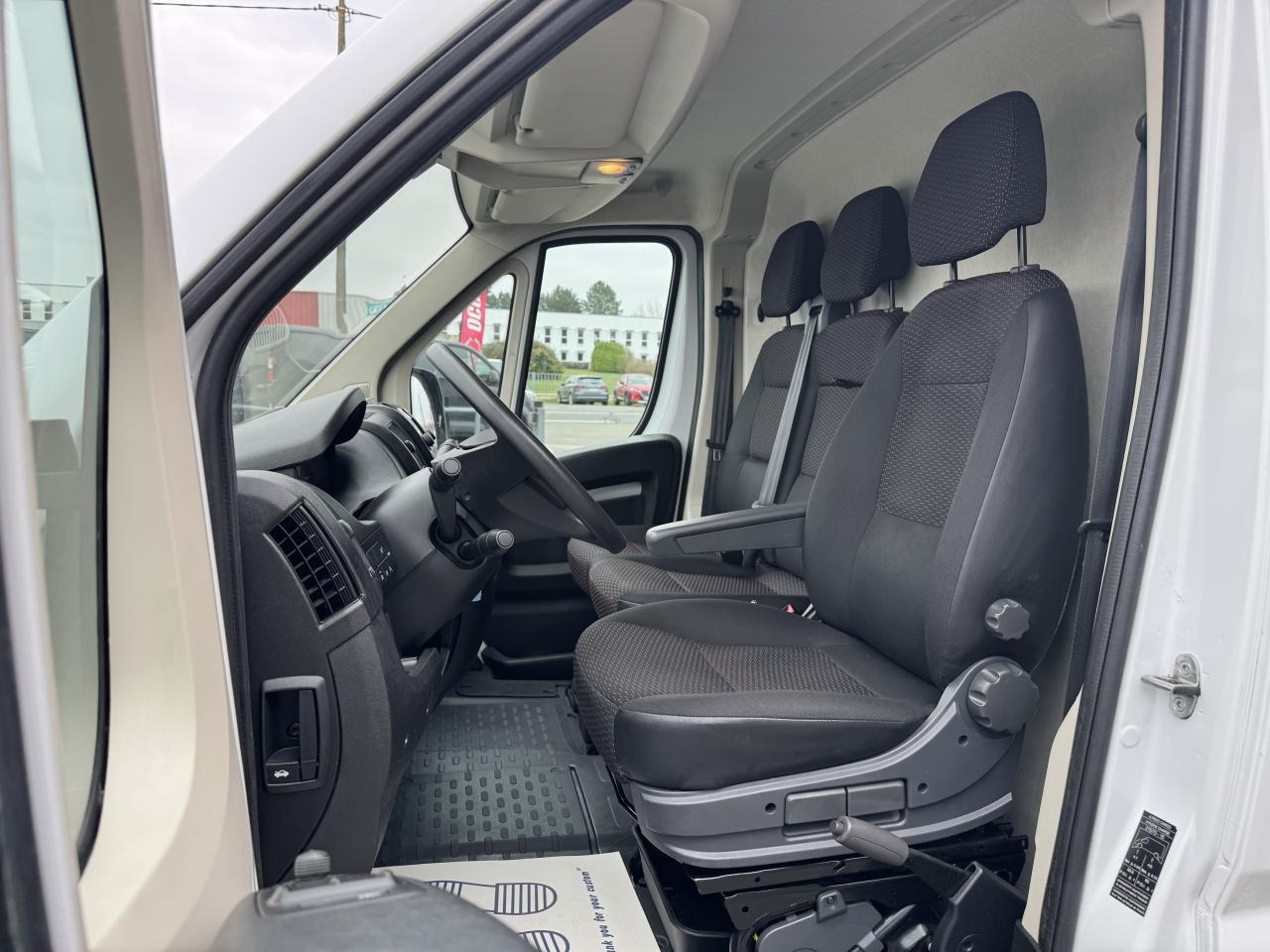 PEUGEOT BOXER 3T3 L3H2 2.2 HDI 140 CH ASPHALT - Panel van: picture 5 PEUGEOT BOXER 3T3 L3H2 2.2 HDI 140 CH ASPHALT - Panel van: picture 5