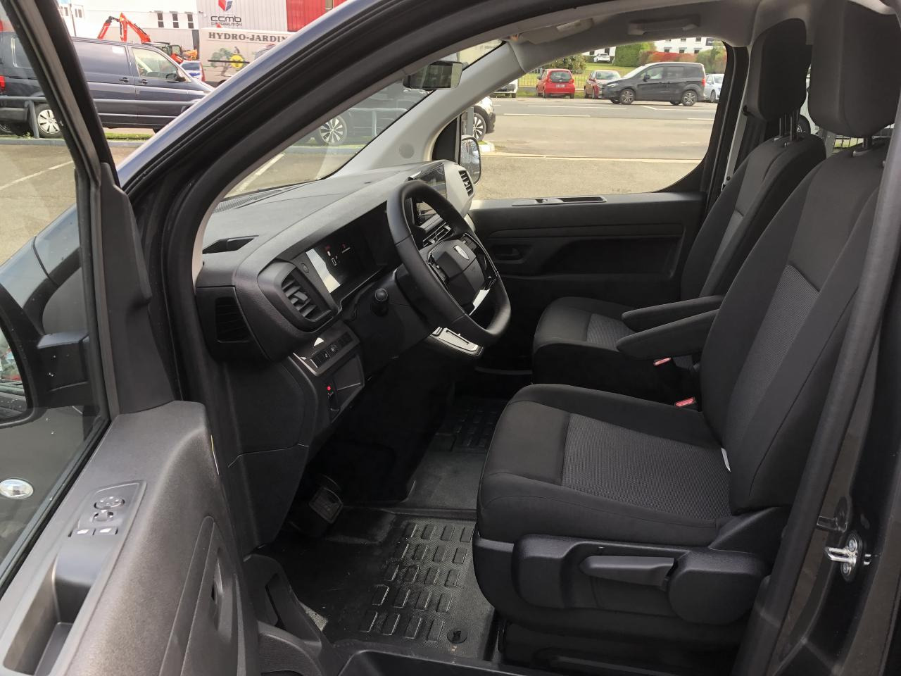 PEUGEOT Expert XL 2.0 BlueHDi - 180 S&S - BV EAT8 III CABINE APPROFONDIE Fourgon Cabine approfondie Fix - Panel van: picture 5 PEUGEOT Expert XL 2.0 BlueHDi - 180 S&S - BV EAT8 III CABINE APPROFONDIE Fourgon Cabine approfondie Fix - Panel van: picture 5